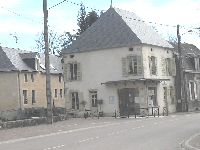 La gare routire rnove avec son environnement
